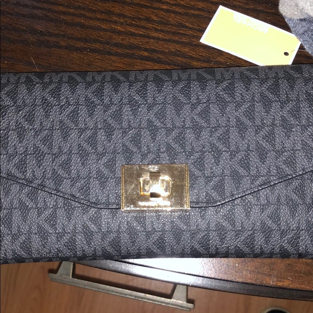 Michael Kors Wallet - Brand New